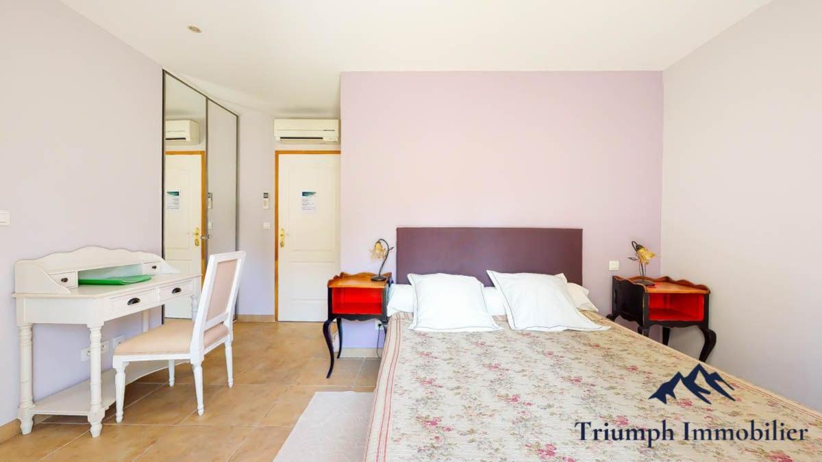 Relais De L'Alsou- Piscine Bed & Breakfast Labastide-en-Val Luaran gambar