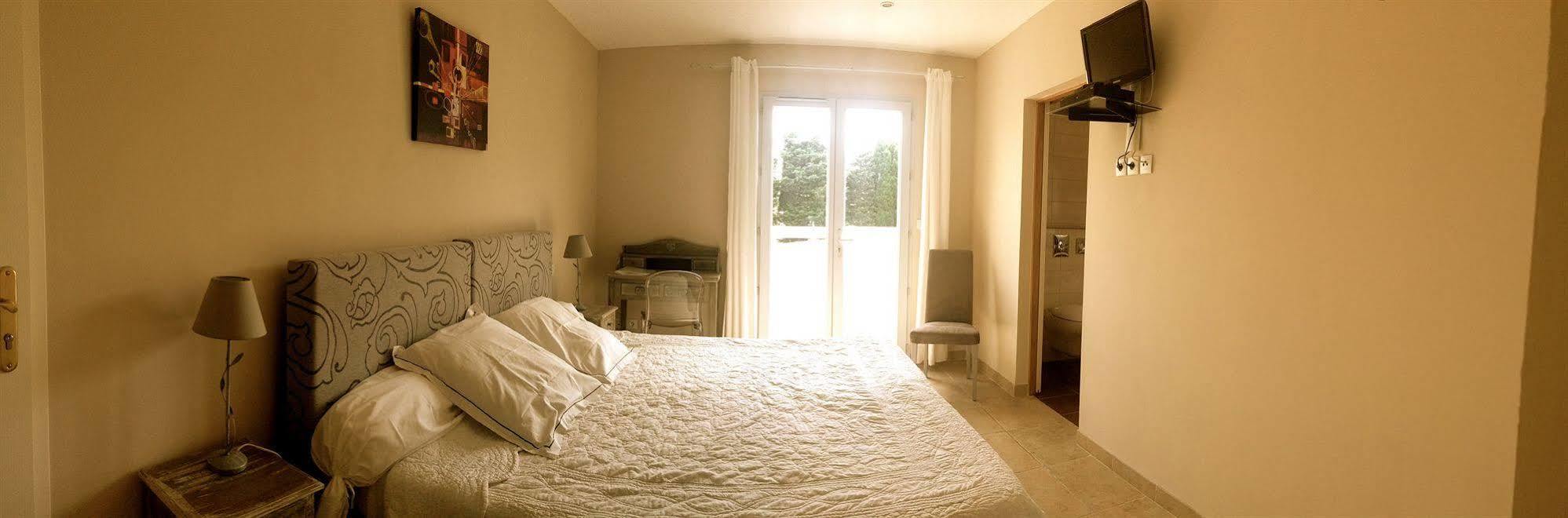 Relais De L'Alsou- Piscine Bed & Breakfast Labastide-en-Val Luaran gambar